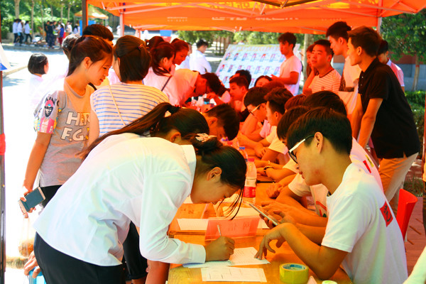 艺术系团总支学生会纳新3.jpg