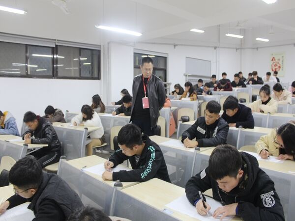 邢坤.jpg 邢坤.jpg