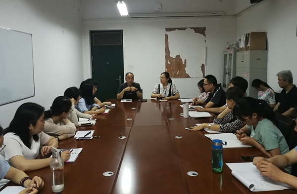 政治学习.jpg 政治学习.jpg