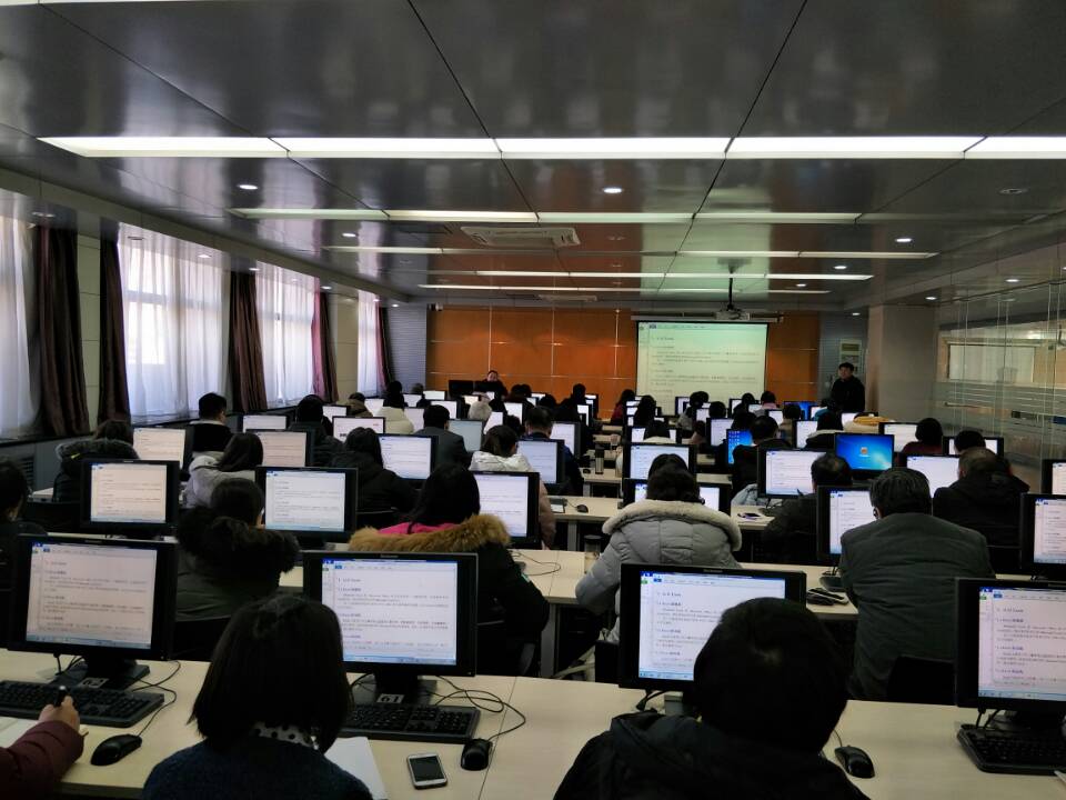 培训会现场.jpg 培训会现场.jpg