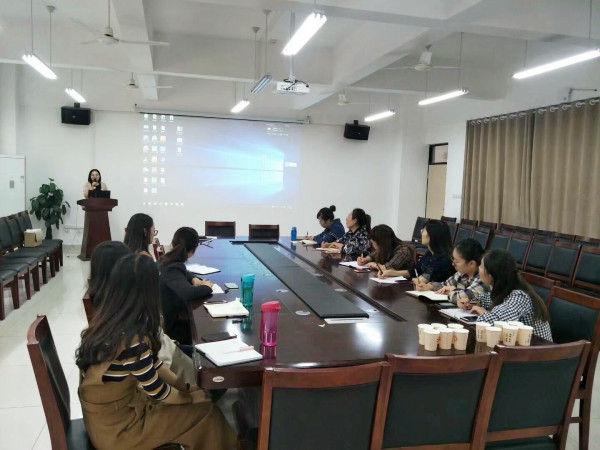 赵毅冉老师.jpg 赵毅冉老师.jpg