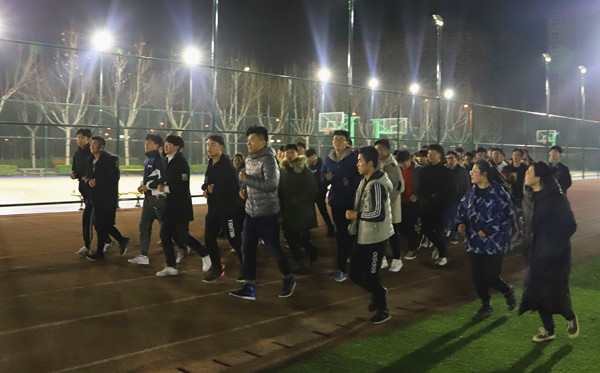夜跑1(修改过).jpg 夜跑1(修改过).jpg