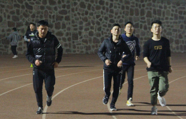 夜跑2(修改过).jpg 夜跑2(修改过).jpg