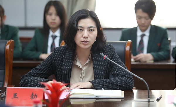 主任1.jpg 主任1.jpg