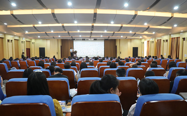 汇报会现场.jpg 汇报会现场.jpg