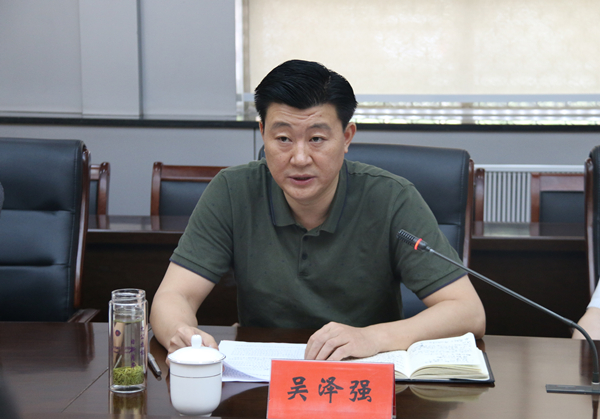 吴校长_副本.jpg 吴校长_副本.jpg