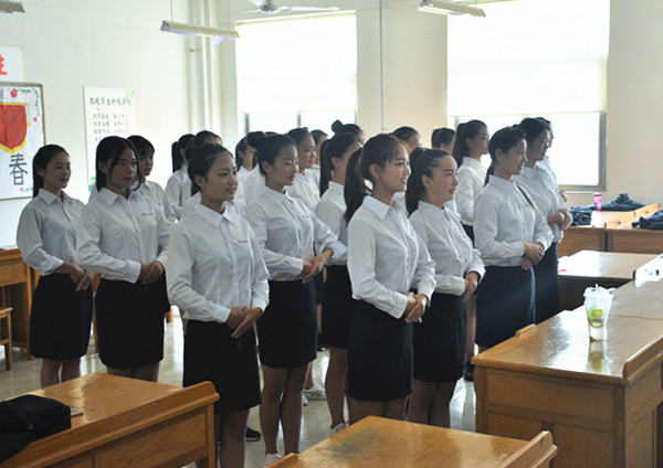 女生部礼仪队面试现场.jpg