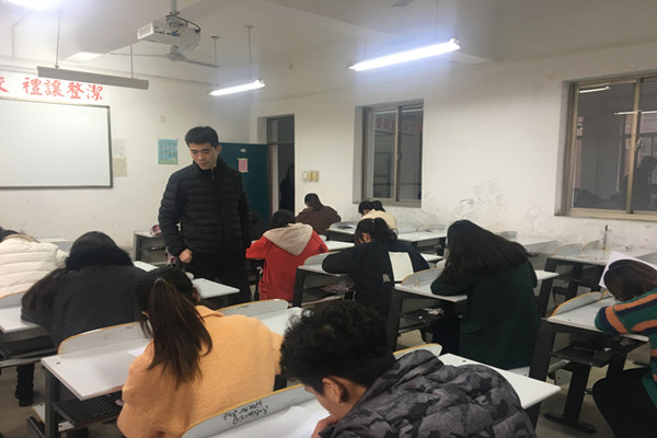 王书记.jpg 王书记.jpg