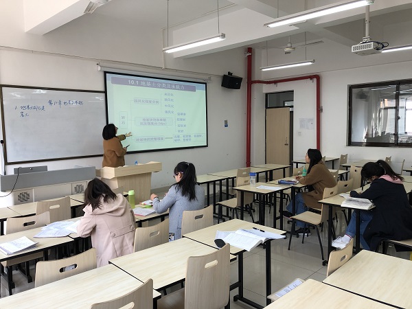 王素萍.jpg 王素萍.jpg