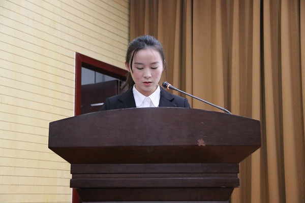 学生发言.jpg