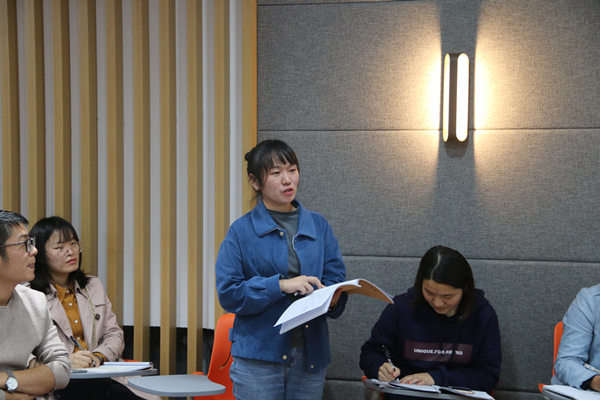5.马院董向平老师交流提问_副本.jpg 5.马院董向平老师交流提问_副本.jpg