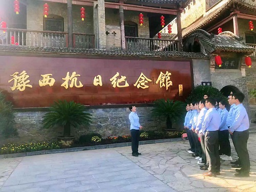 支部书记李晓琴现场教育.jpg 支部书记李晓琴现场教育.jpg