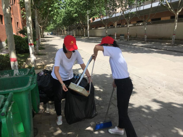 志愿服务活动1.jpg 志愿服务活动1.jpg